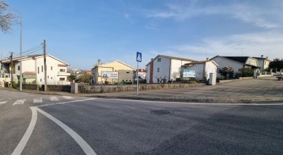Terreno urbano em Guarda de 655 m²