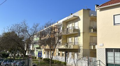Prédio em Pontinha e Famões de 400 m²