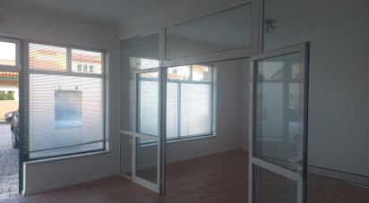Boutique/Local commercial à Cadaval e Pêro Moniz de 107 m²