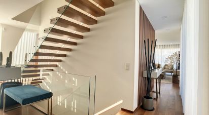 House T3 in Santa Maria da Feira, Travanca, Sanfins e Espargo of 325 m²