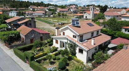 Casa T5 em Mouçós e Lamares de 420 m²