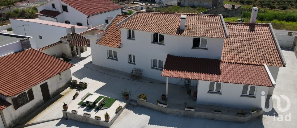 Casa T5 em Cadaval e Pêro Moniz de 503 m²