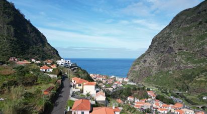 Terreno em São Vicente de 1 800 m²