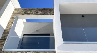 Maison T4 à Charneca De Caparica E Sobreda de 238 m²