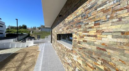 Maison T4 à Charneca De Caparica E Sobreda de 238 m²