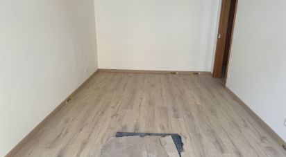 Apartamento T2 em Alcobaça e Vestiaria de 71 m²