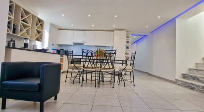 Apartamento T1 em Faro (Sé e São Pedro) de 250 m²