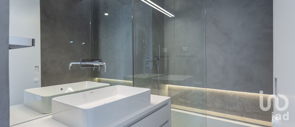 Moradia T3 em Carcavelos e Parede de 210 m²