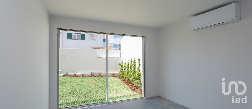 Moradia T3 em Carcavelos e Parede de 210 m²