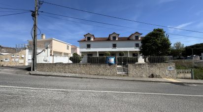House T5 in Campelos e Outeiro da Cabeça of 196 m²