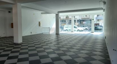 Boutique/Local commercial à Porto de Mós - São João Baptista e São Pedro de 261 m²