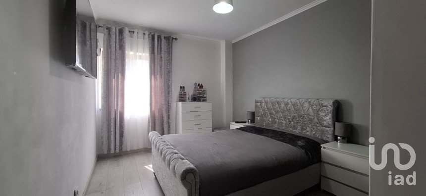 Apartamento T3 em Carregado e Cadafais de 80 m²