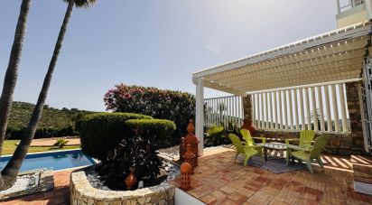 Moradia T7 em Santa Bárbara de Nexe de 551 m²