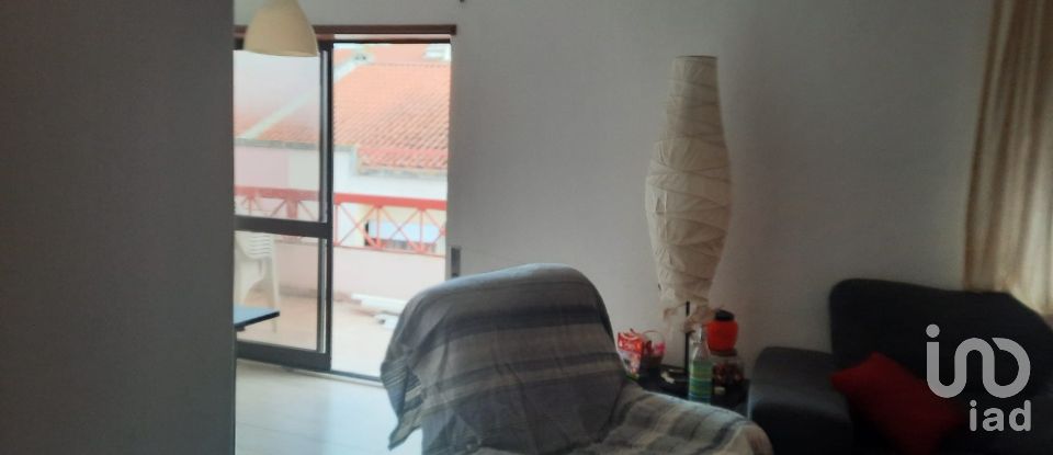 Apartamento T2 em Baixa Da Banheira E Vale Da Amoreira de 101 m²